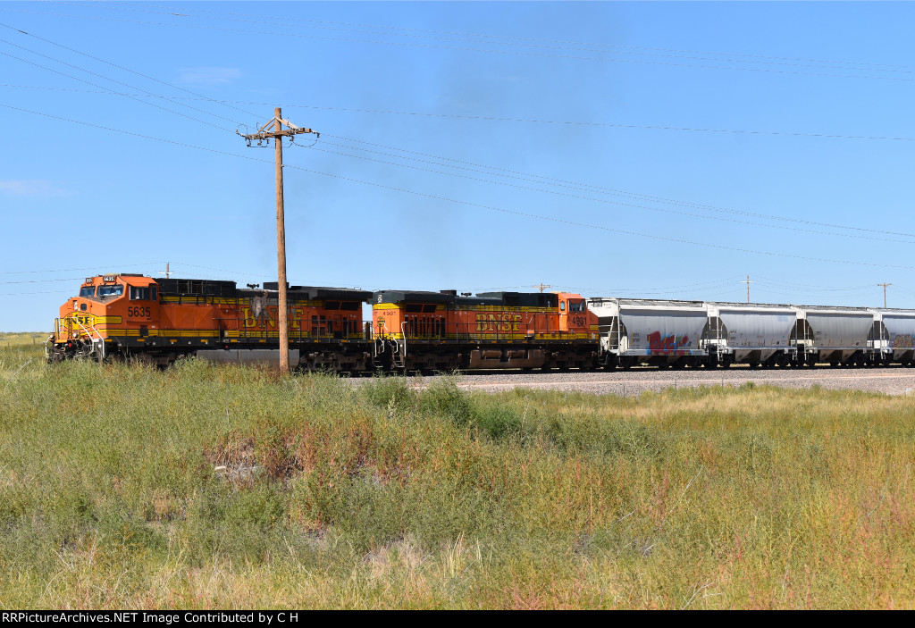 BNSF 5635/GECX 4931